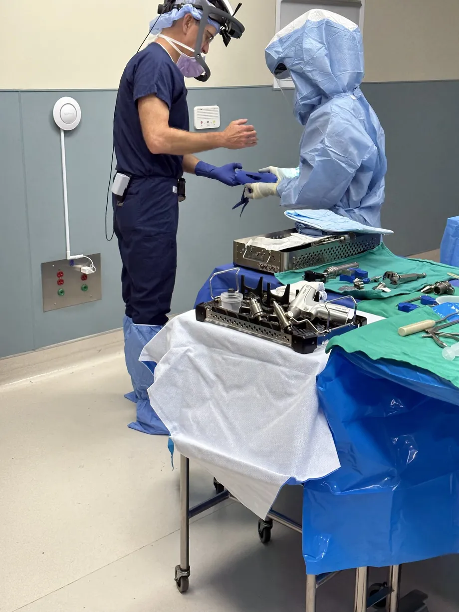 Dr. Maish training in personalized alignment technique during a surgeon visit with Dr. Keith Berend in New Albany, Ohio